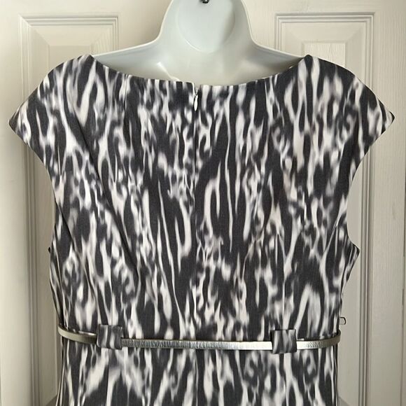 Calvin Klein Grey/White Cap Sleeve Empire Waist Shift Dress Size 12 NWT - Picture 9 of 16